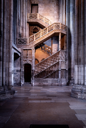 复古颓废风格街巷古民居建筑摄影图片